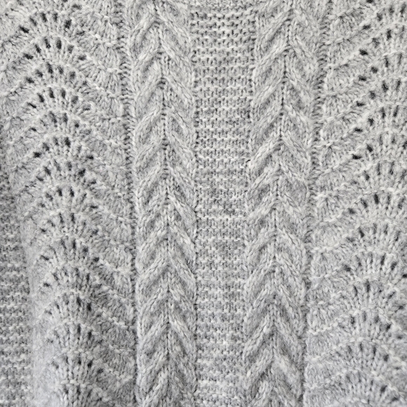 Calvin Klein L Grey Cable Knit Crew Neck Sweater - Picture 3 of 6